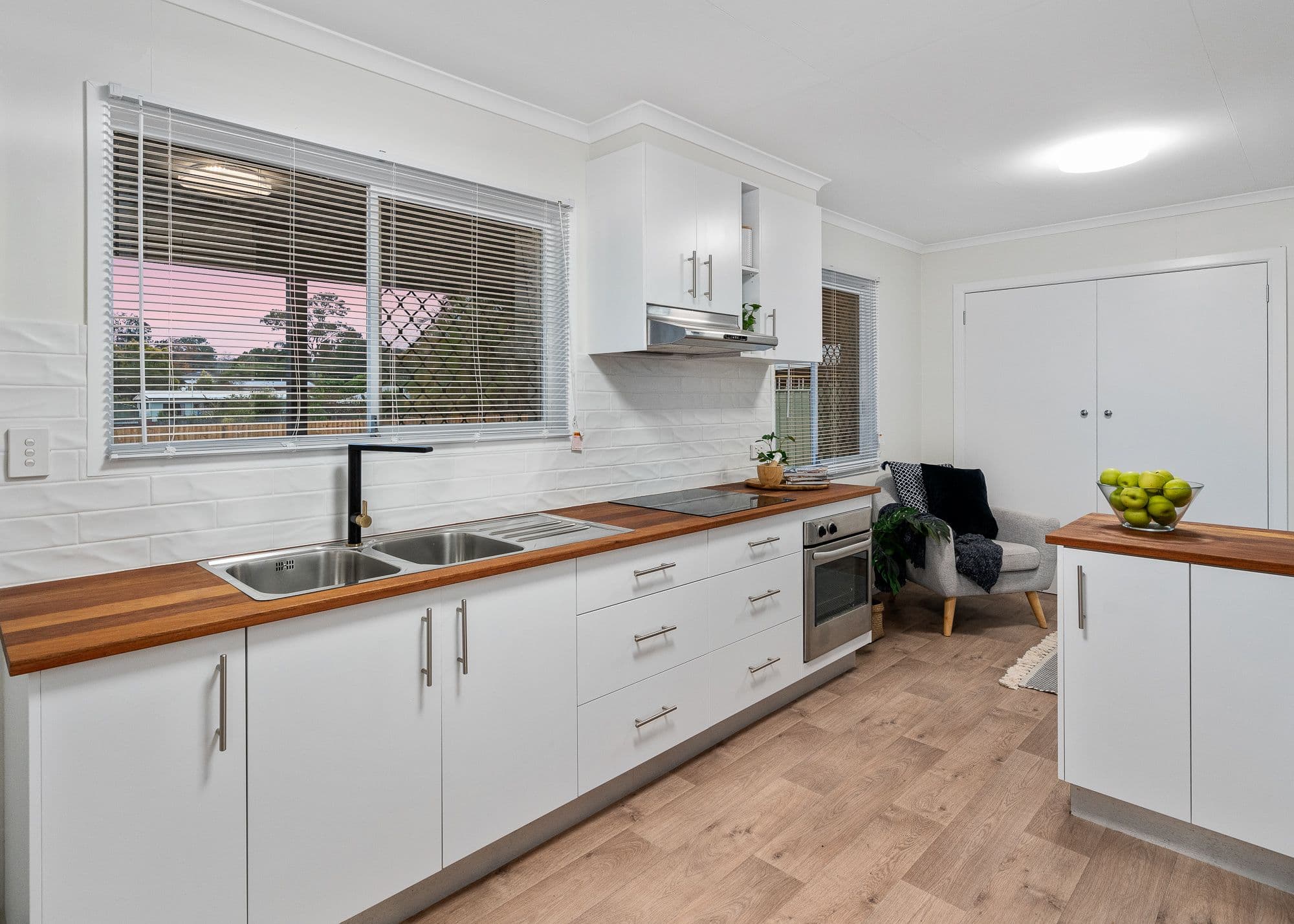 16 Ariel Avenue, Kingston QLD 4114, Kingston - Thumbnail 7