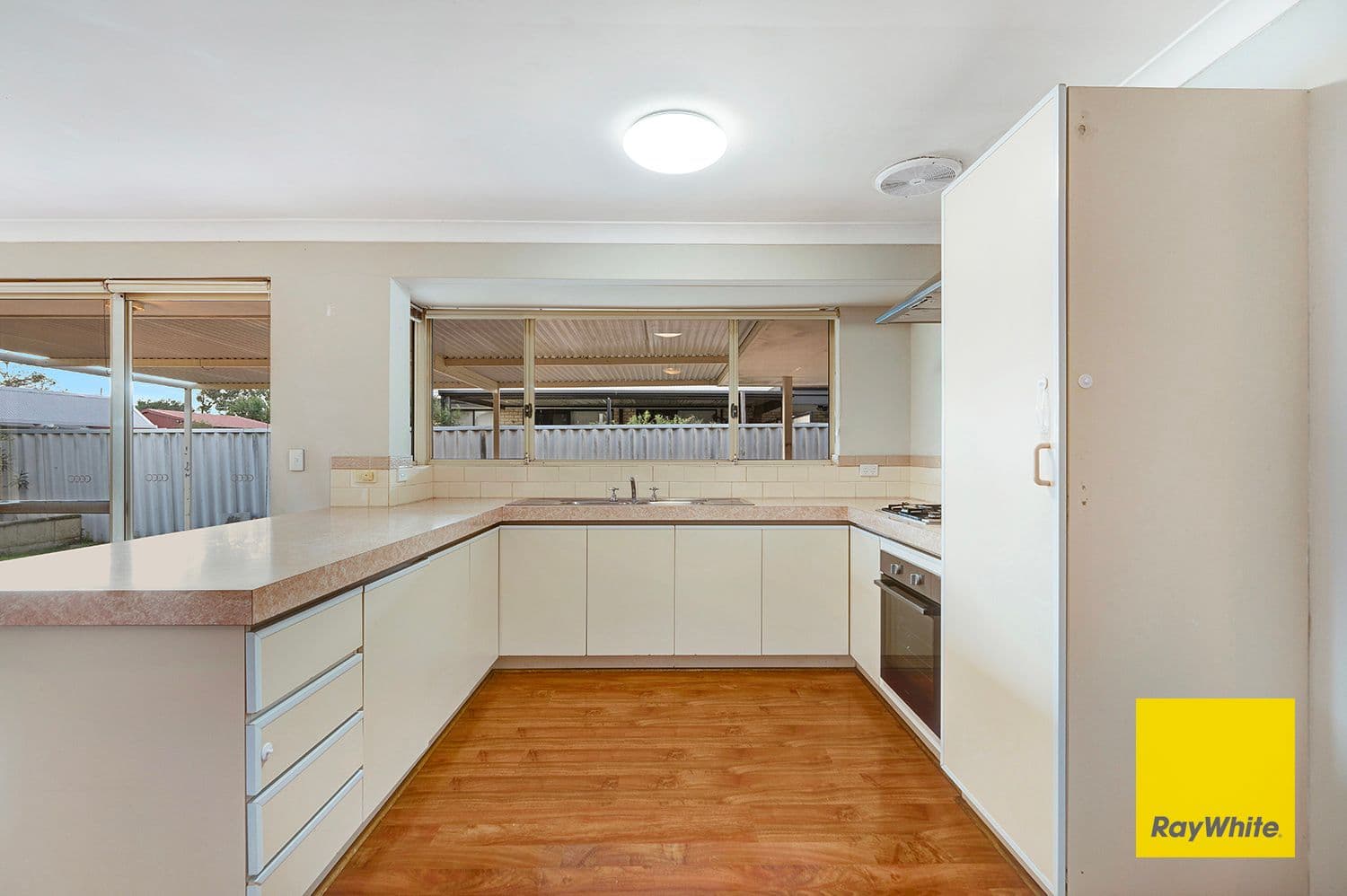 11 Mackay Crescent, Gosnells WA 6110, Gosnells - Thumbnail 4