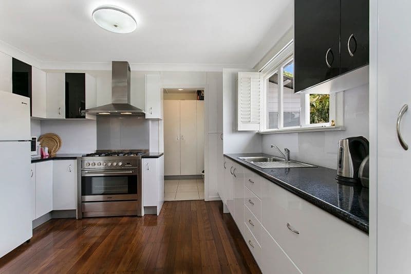 19 Allamanda Street, Fairfield QLD 4103, Fairfield - Thumbnail 2