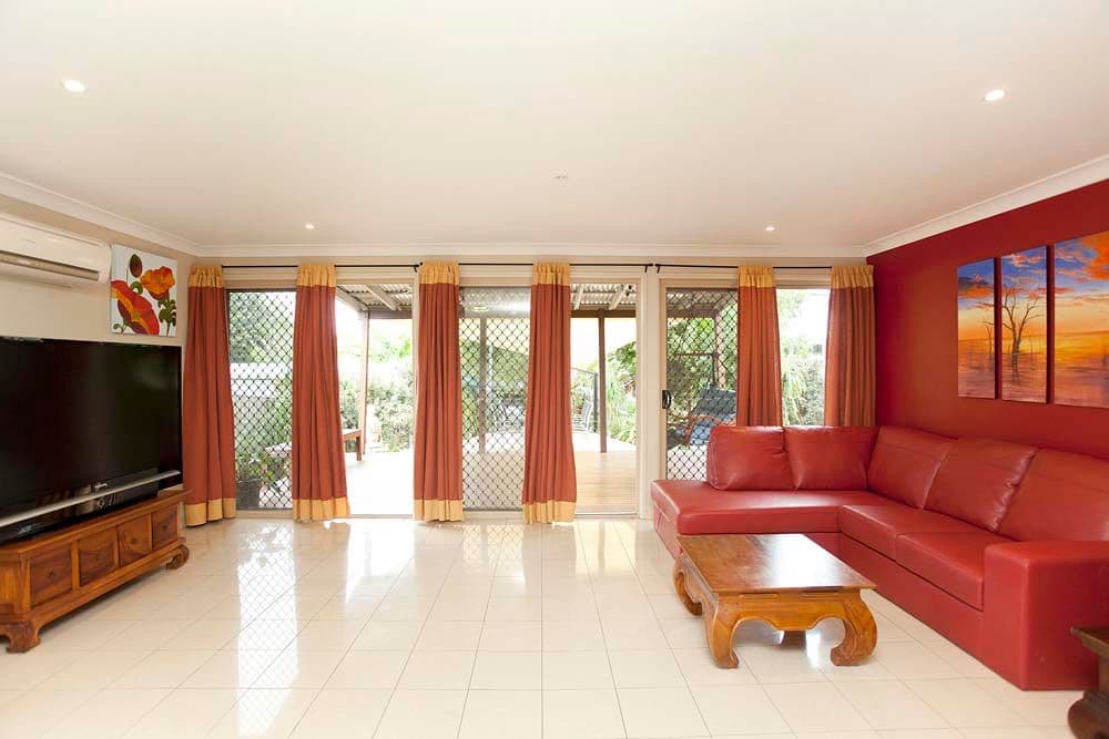 61 Kempsie Road, UPPER MOUNT GRAVATT QLD 4122, Upper Mount Gravatt - Thumbnail 2