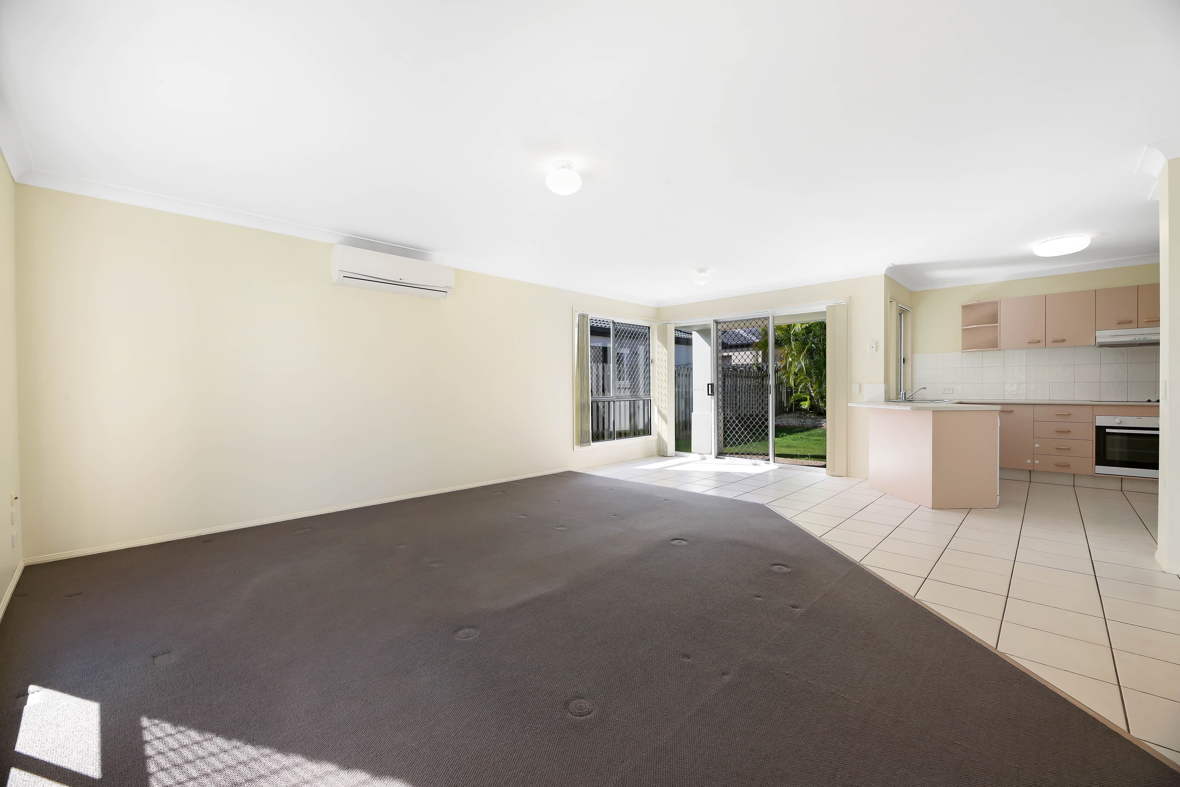 38 Marble Arch Place, Arundel QLD 4214, Arundel - Thumbnail 3