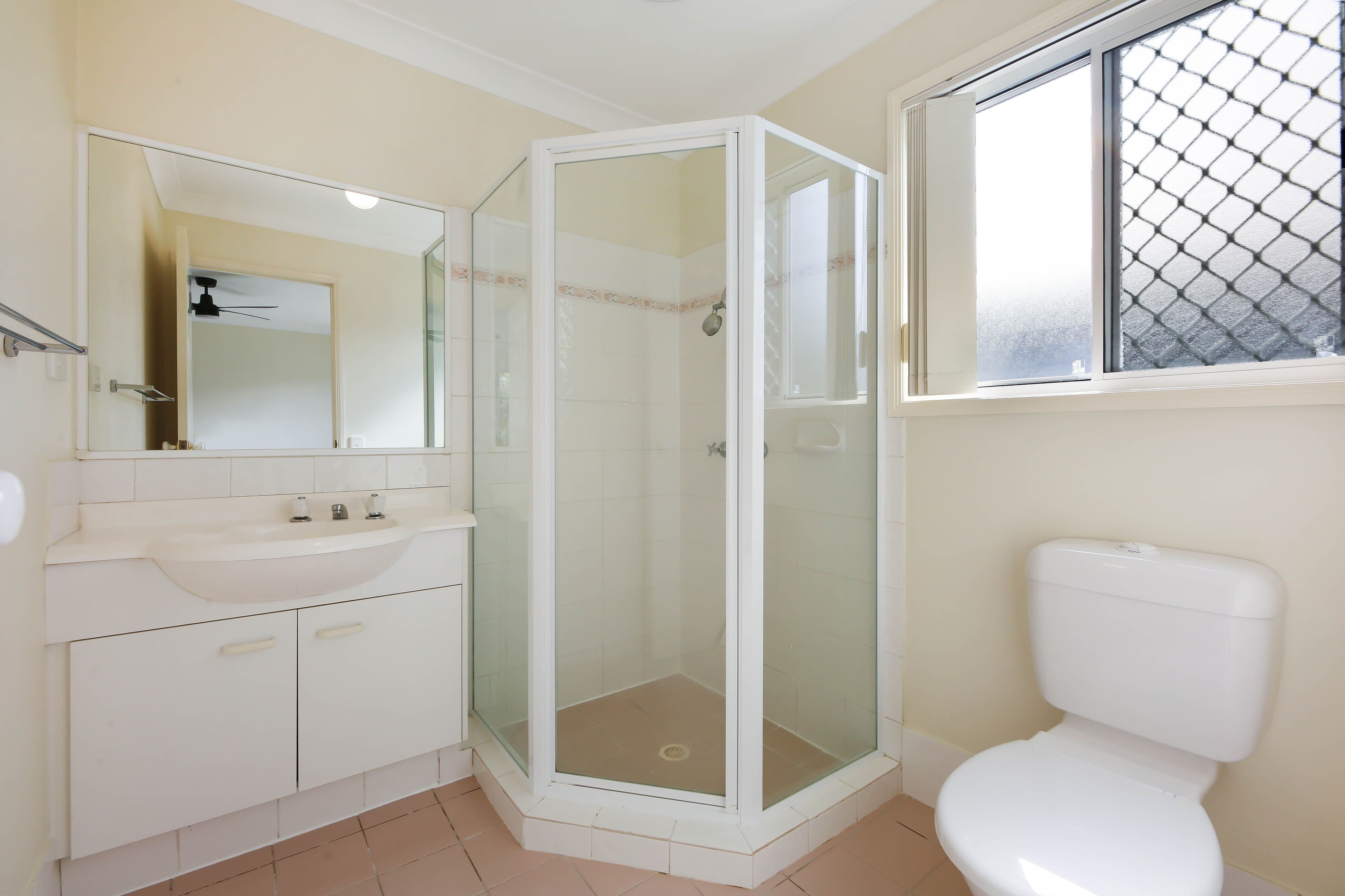 38 Marble Arch Place, Arundel QLD 4214, Arundel - Thumbnail 7