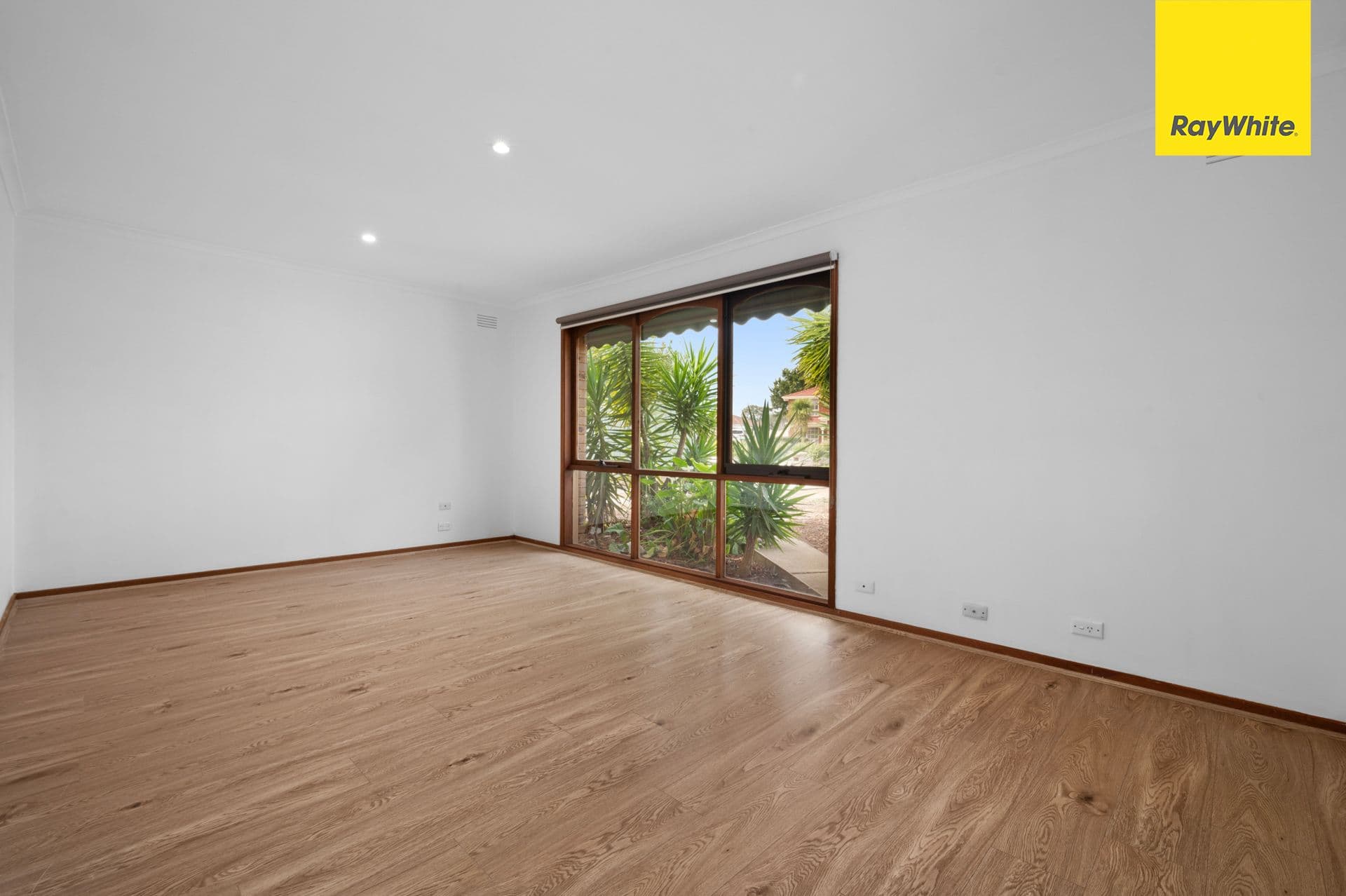 9 McKinnon Court, Melton West VIC 3337, Melton West - Thumbnail 2