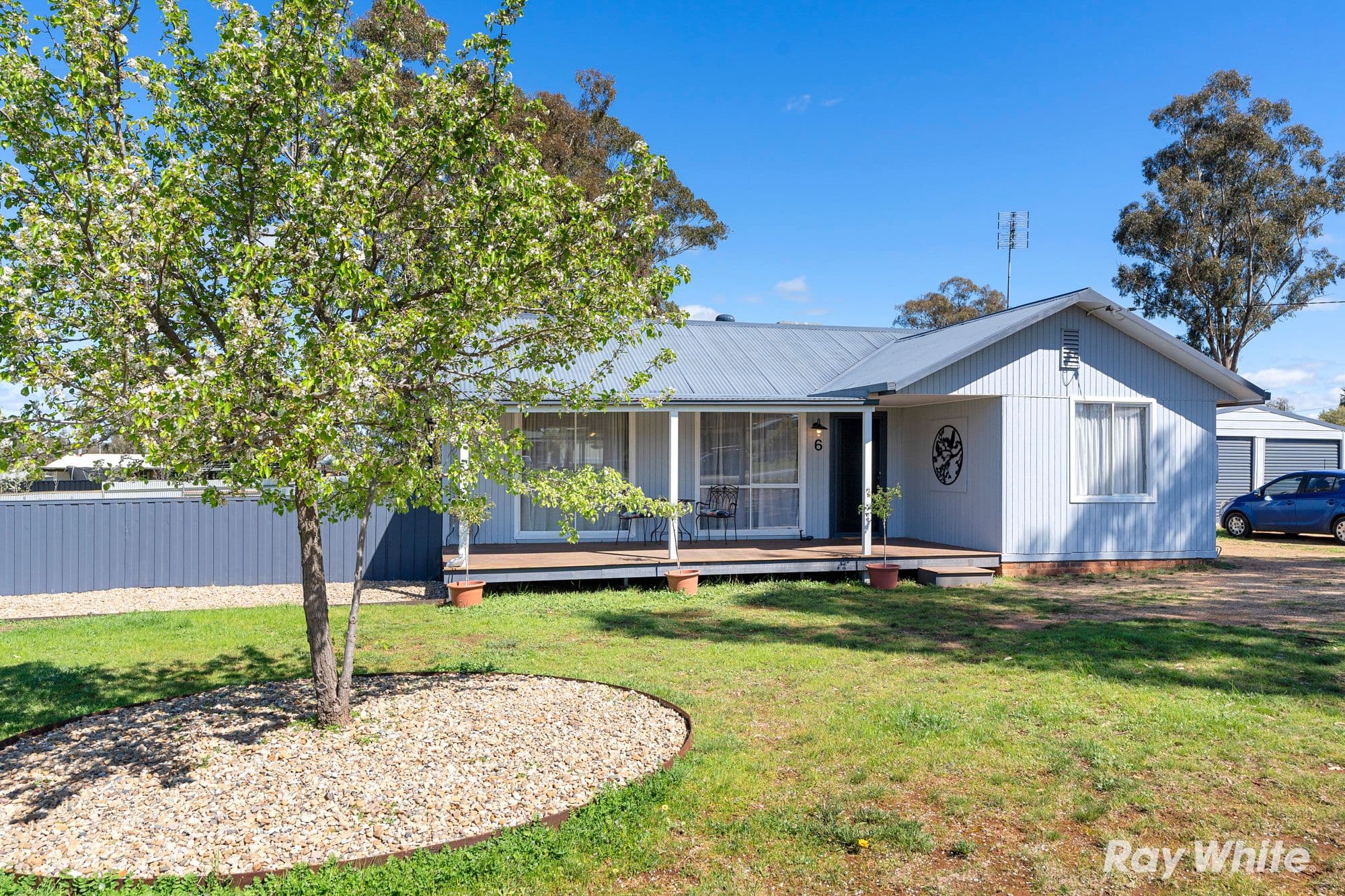 6-8 Bruce Street South, Coolamon NSW 2701, Coolamon - Thumbnail 2