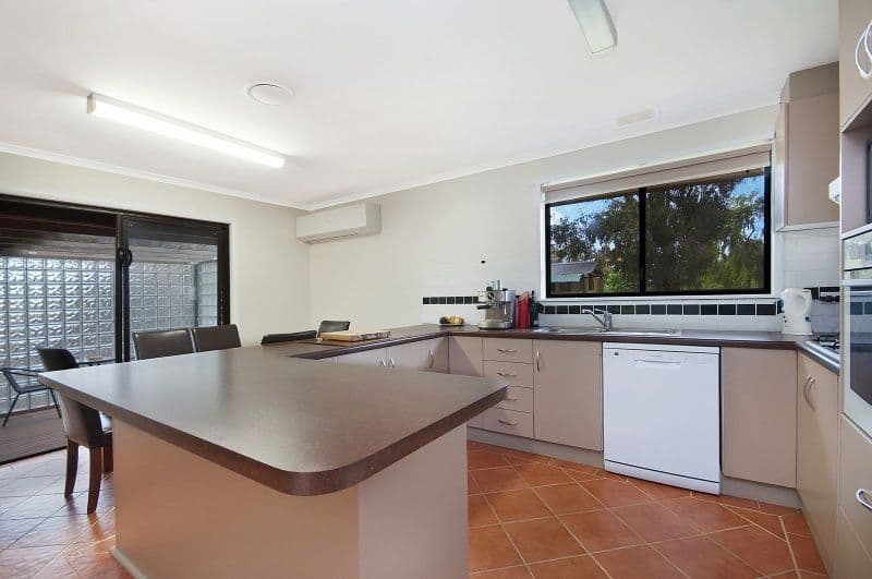 211 Wollaston Road, WARRNAMBOOL VIC 3280, Warrnambool - Thumbnail 4