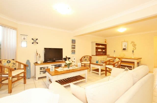  2 Cassowary Drive, BURLEIGH WATERS QLD 4220, Burleigh Waters - Thumbnail 2
