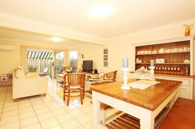  2 Cassowary Drive, BURLEIGH WATERS QLD 4220, Burleigh Waters - Thumbnail 3
