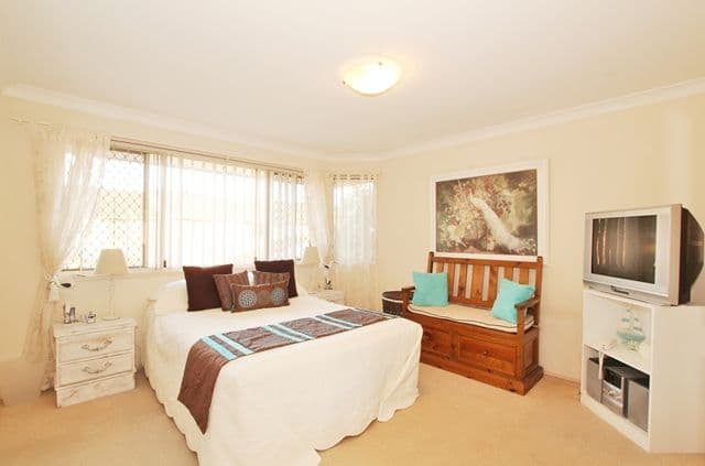  2 Cassowary Drive, BURLEIGH WATERS QLD 4220, Burleigh Waters - Thumbnail 4