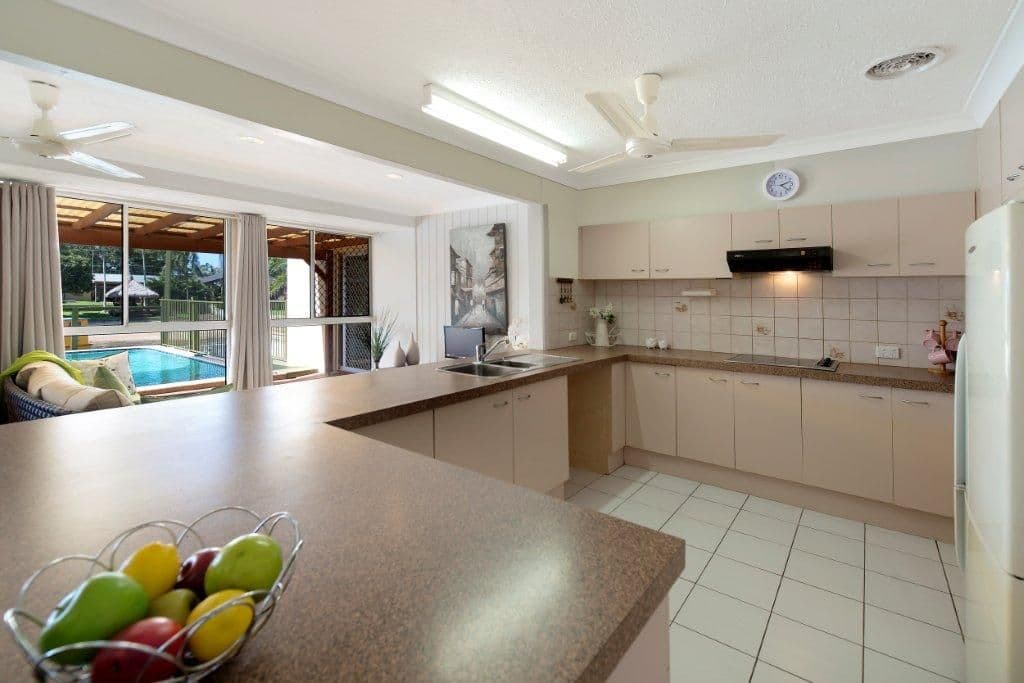23 Park Avenue, BROADBEACH WATERS QLD 4218, Broadbeach Waters - Thumbnail 7