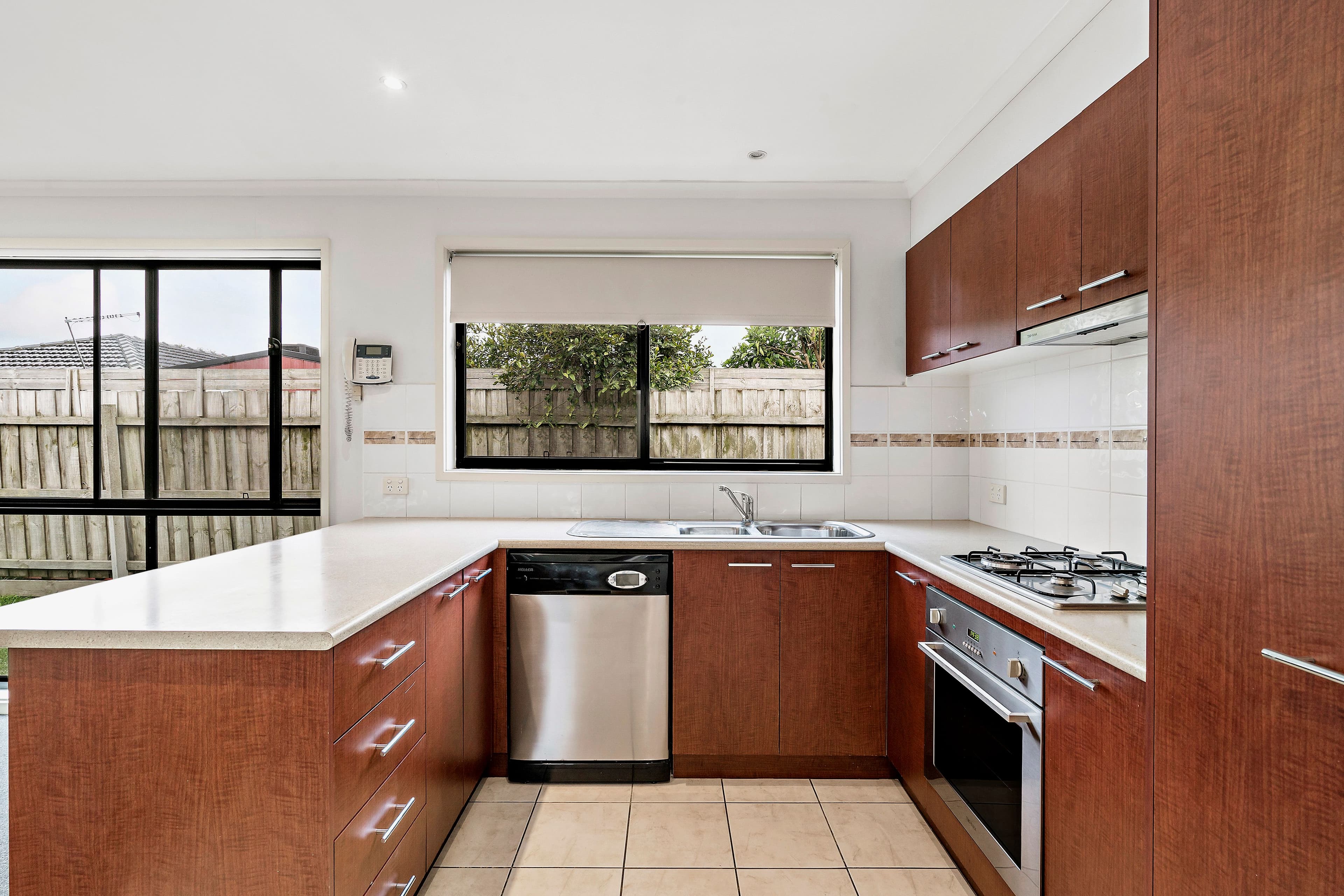 111 East Road, Seaford VIC 3198, Seaford - Thumbnail 3