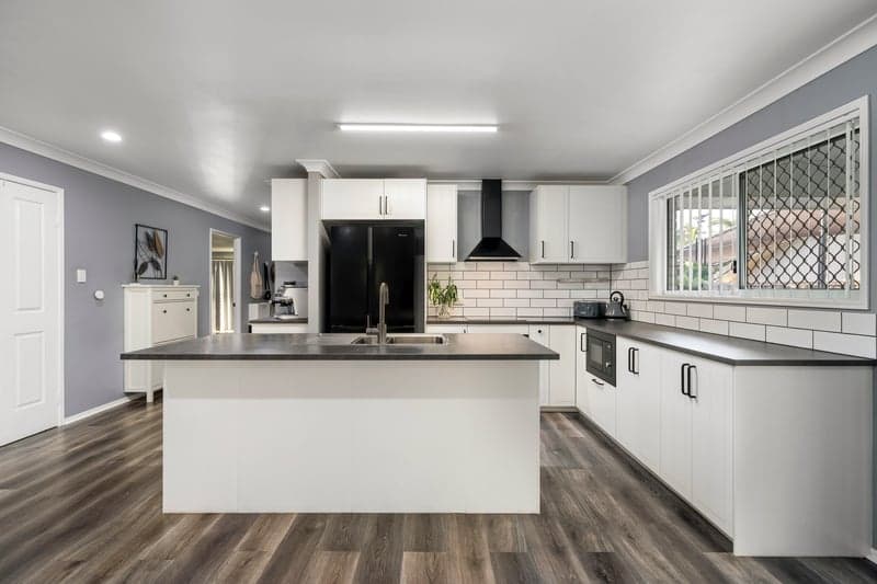 6 Davis Court, Redbank Plains - Thumbnail 5