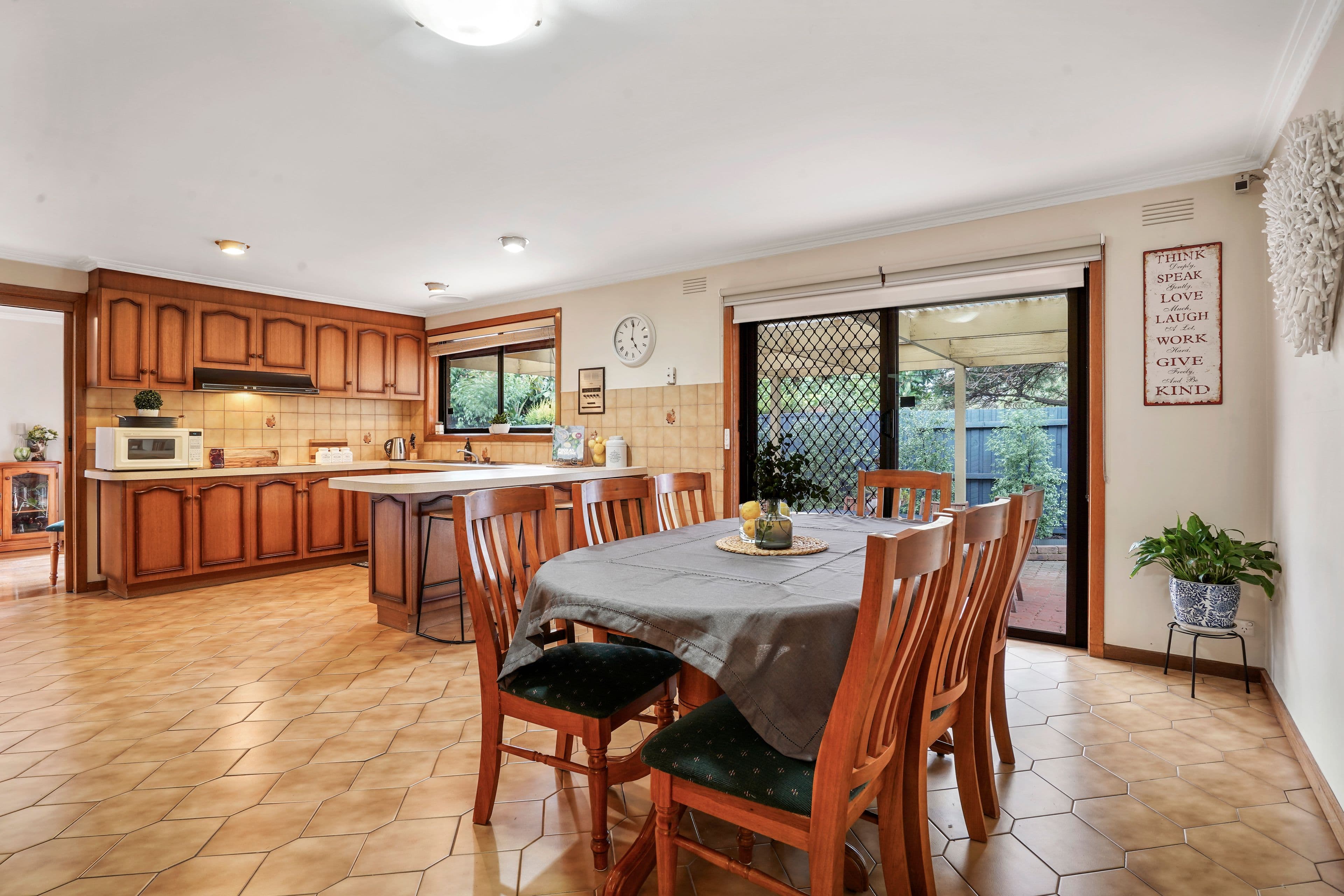 17 Aberdeen Drive, Dandenong North VIC 3175, Dandenong North - Thumbnail 4