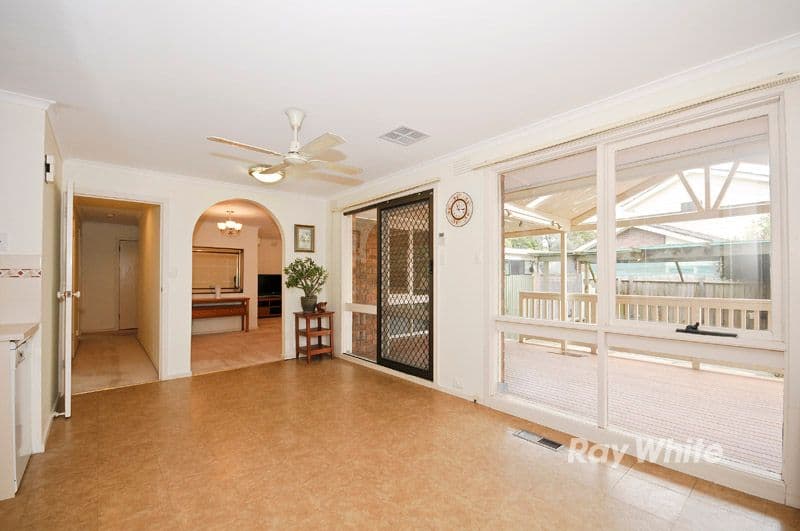 41 Mowbray Drive, WANTIRNA SOUTH VIC 3152, Wantirna South - Thumbnail 2