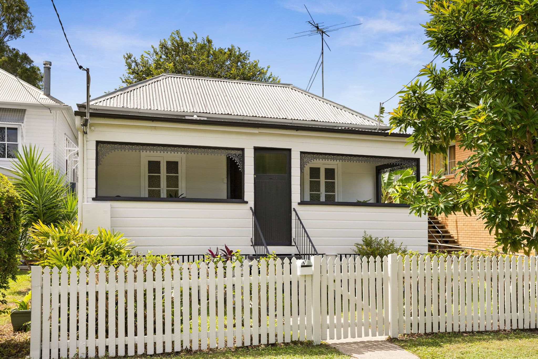 17 Julia Street, Wavell Heights QLD 4012, Wavell Heights - Thumbnail 2