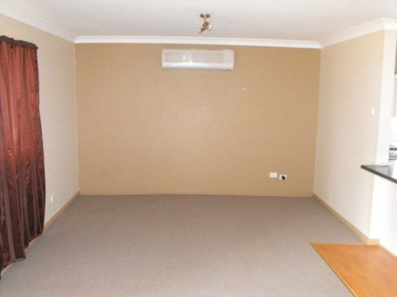 12 Paterson Street, PARKES NSW 2870, Parkes - Thumbnail 2