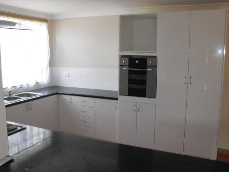 12 Paterson Street, PARKES NSW 2870, Parkes - Thumbnail 3