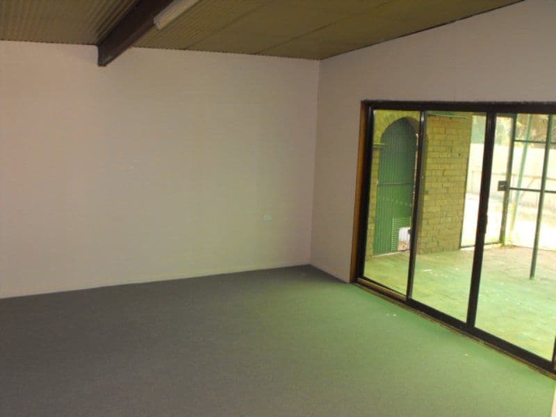 12 Paterson Street, PARKES NSW 2870, Parkes - Thumbnail 5