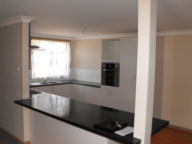 12 Paterson Street, PARKES NSW 2870, Parkes - Thumbnail 7