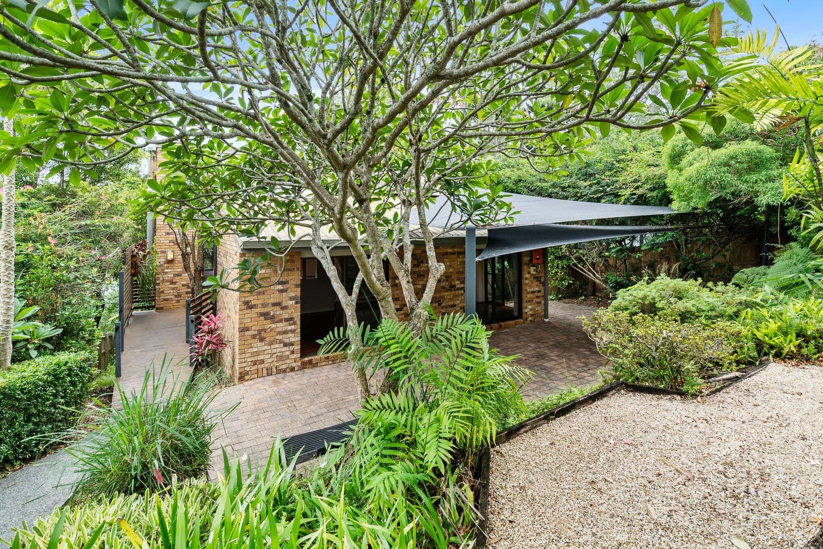 10 Larentia Street, Currumbin Waters QLD 4223, Currumbin Waters - Thumbnail 2