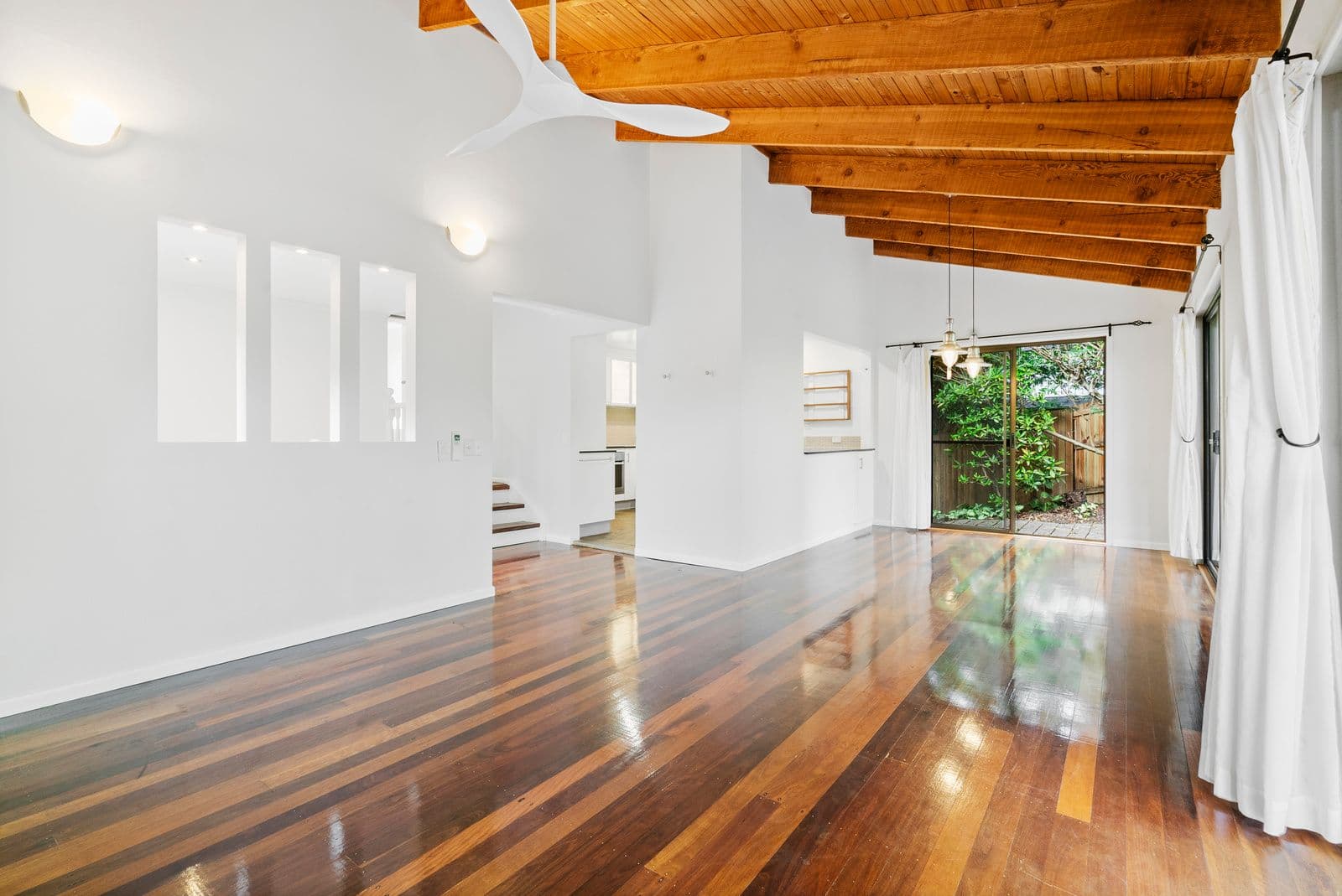10 Larentia Street, Currumbin Waters QLD 4223, Currumbin Waters - Thumbnail 5