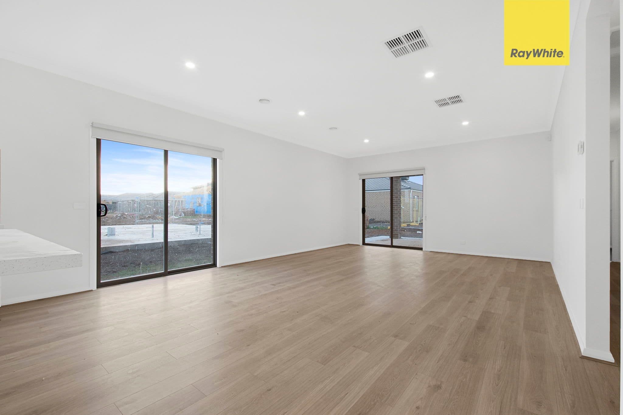 11 Feathertop Avenue, Melton South VIC 3338, Melton South - Thumbnail 7