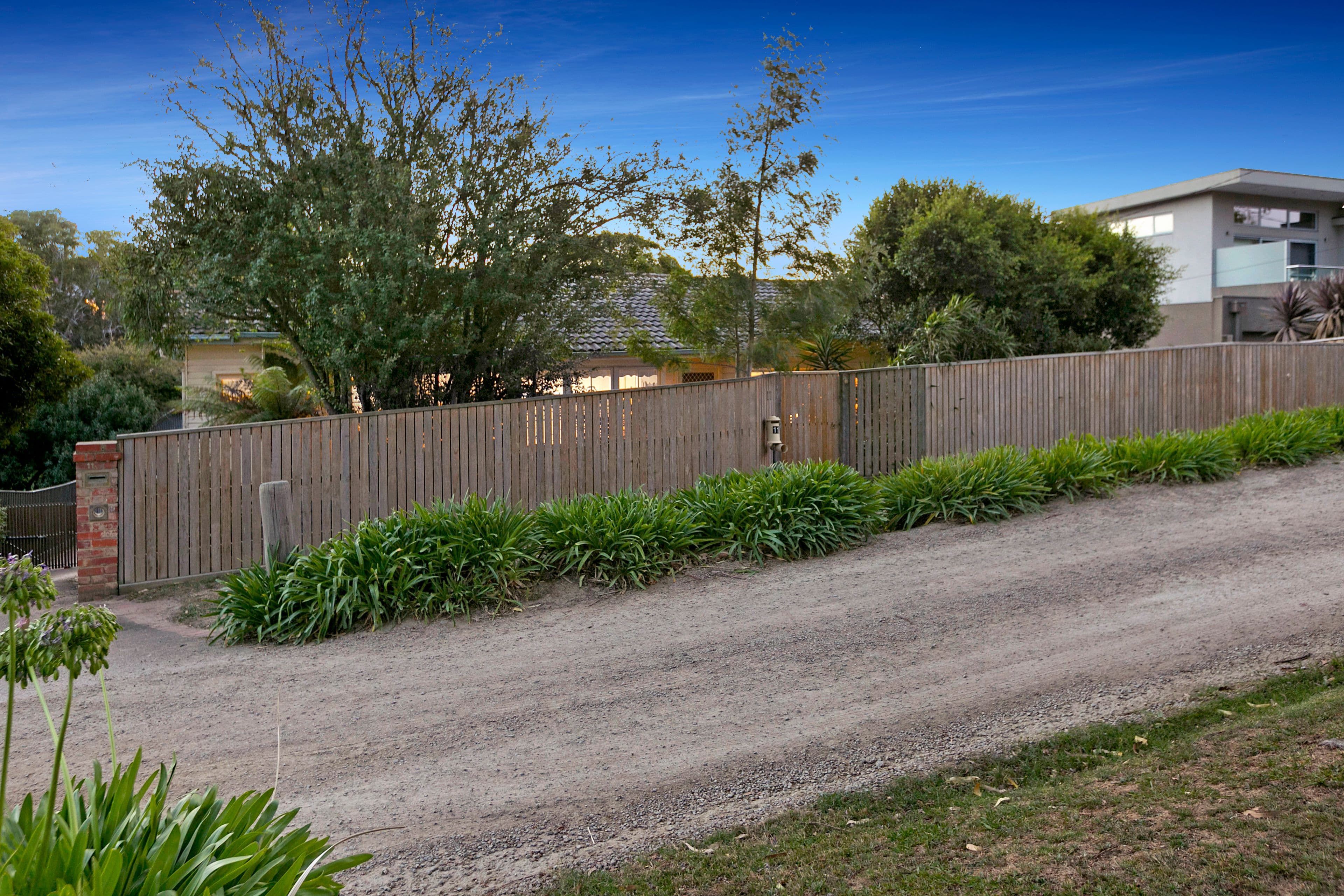 11 Marchington Avenue, Mornington VIC 3931, Mornington - Thumbnail 3