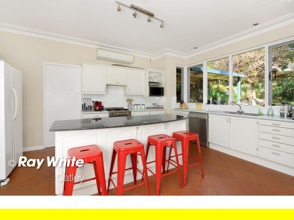 23 Lansdowne Parade, Oatley - Thumbnail 4