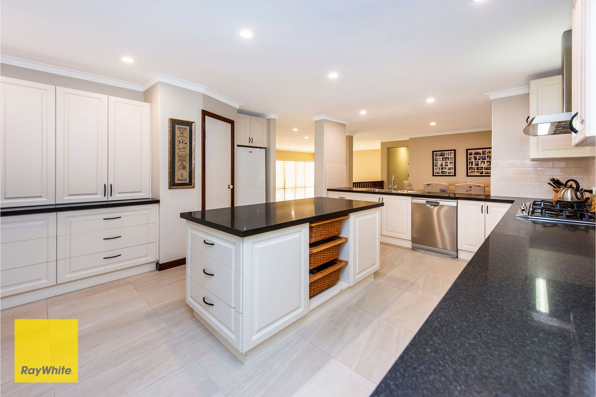 8 Arthur Road, Gooseberry Hill WA 6076, Gooseberry Hill - Thumbnail 8