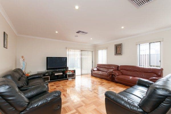 111 Huntington Drive, CRAIGIEBURN VIC 3064, Craigieburn - Thumbnail 4
