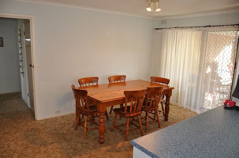 6 Mayfield Drive, MILL PARK VIC 3082, Mill Park - Thumbnail 3