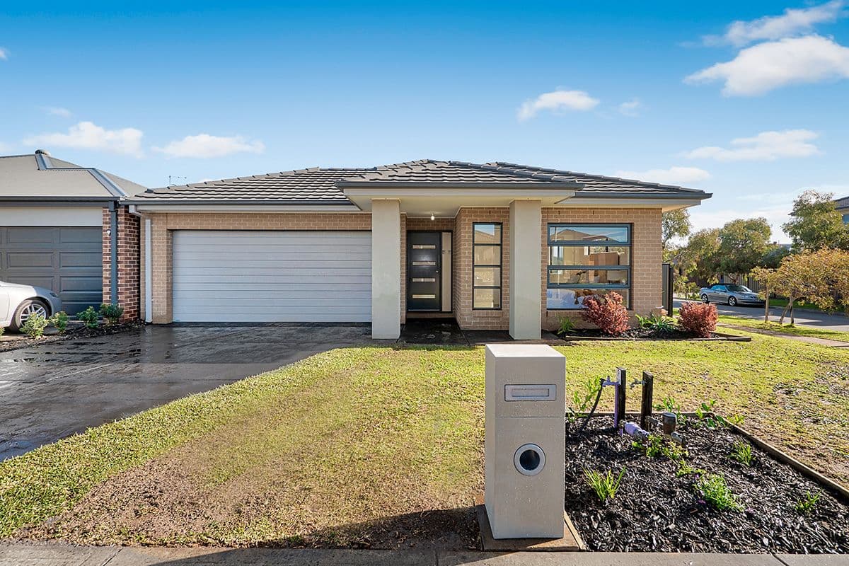 10 Buckskin Drive, Clyde North VIC 3978, Clyde North - Image 1