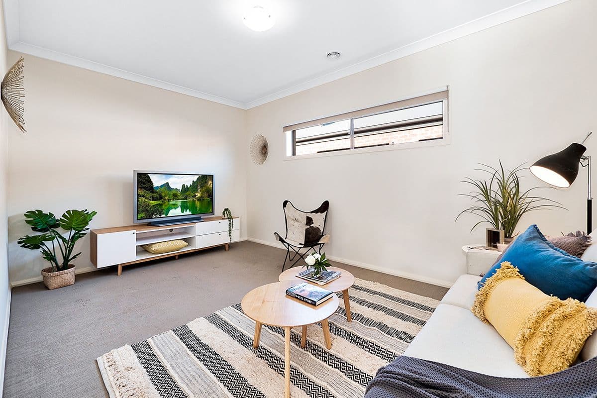 10 Buckskin Drive, Clyde North VIC 3978, Clyde North - Thumbnail 2
