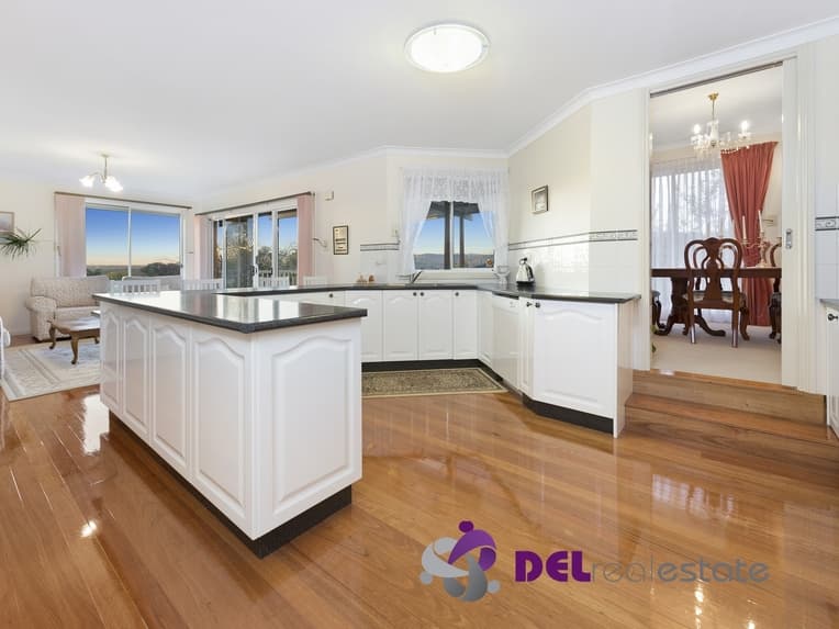 71 Georgette Crescent, Endeavour Hills, Endeavour Hills - Thumbnail 2