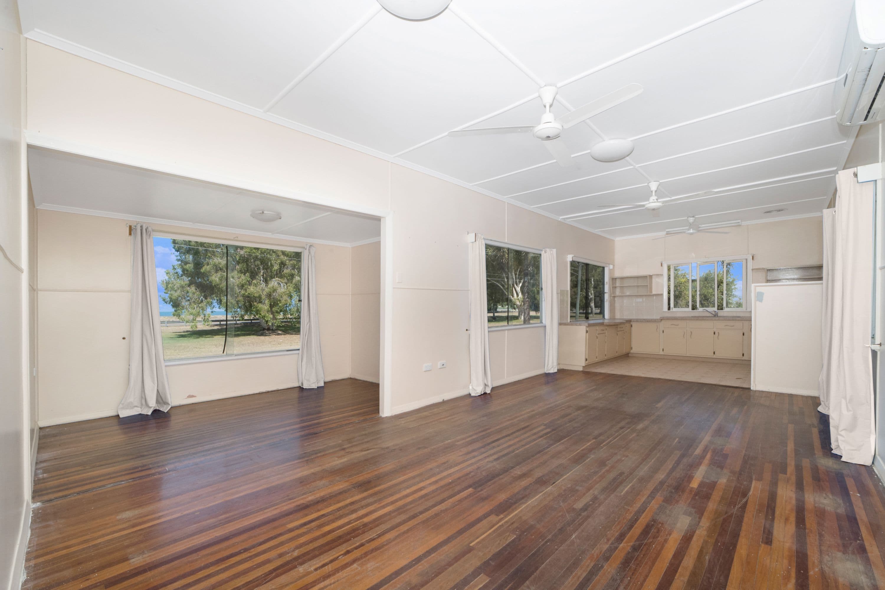 34 Palm Street, Rowes Bay QLD 4810, Rowes Bay - Thumbnail 3