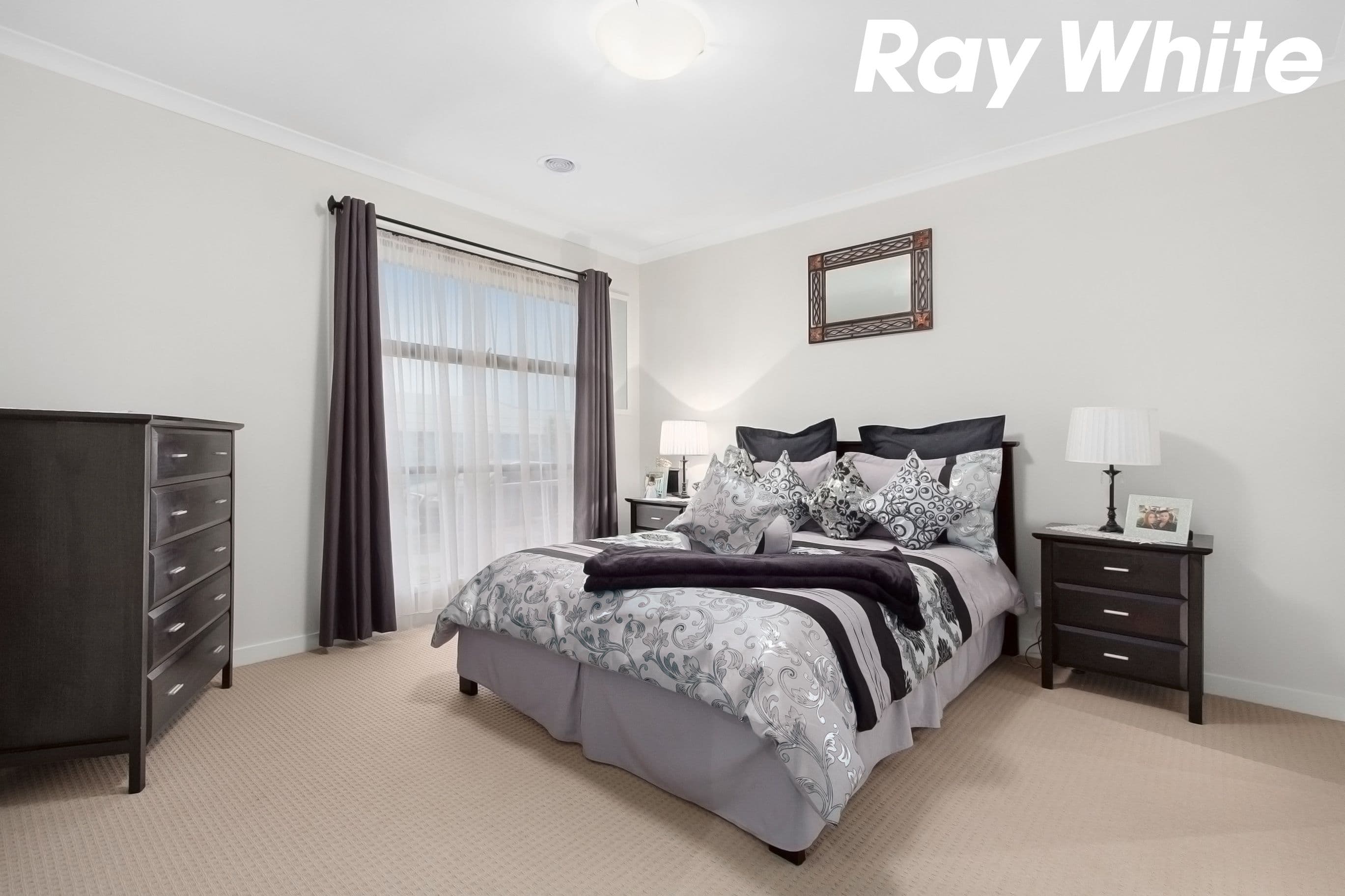 12 Compton Way, Clyde North VIC 3978, Clyde North - Thumbnail 2