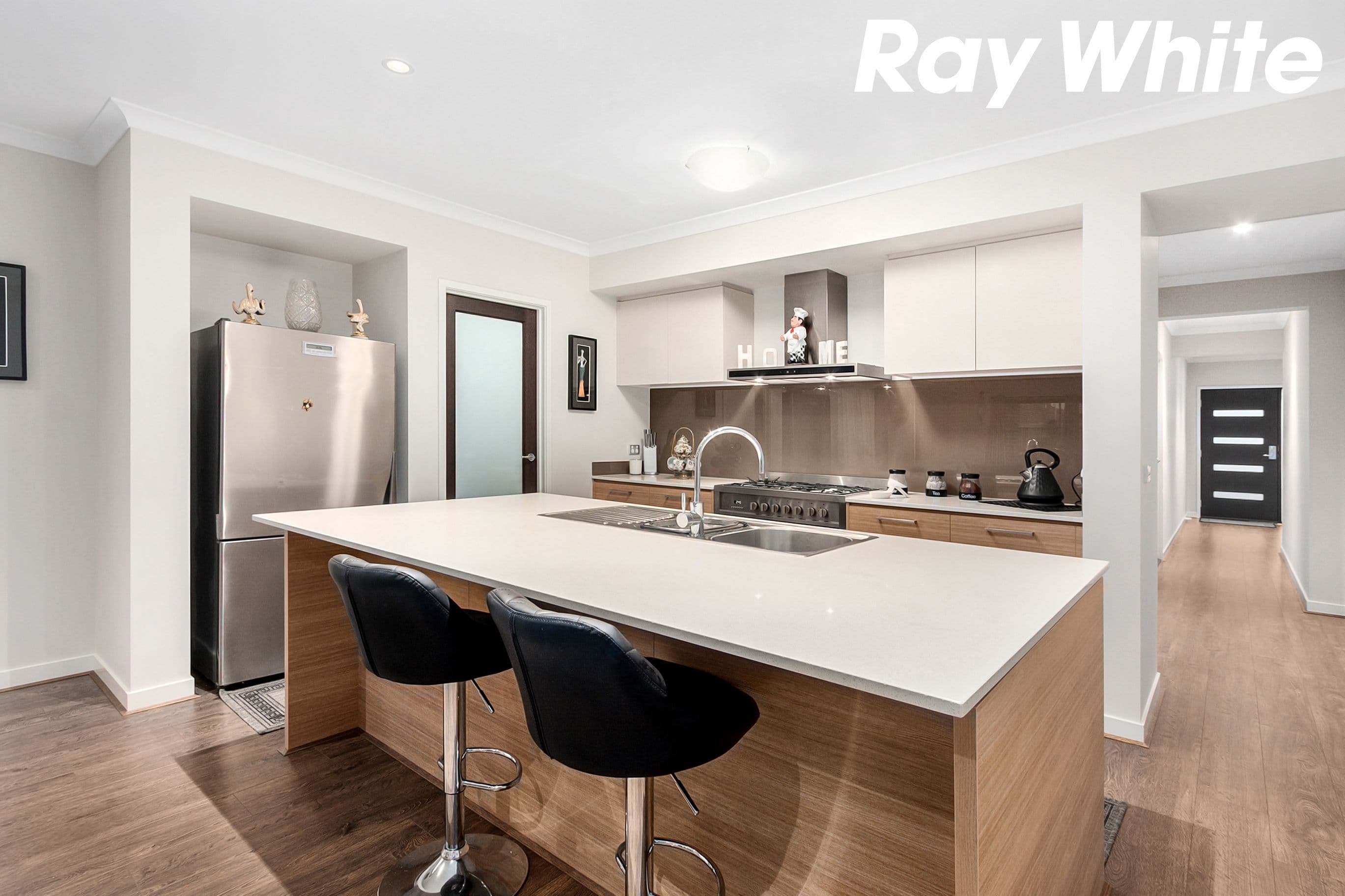 12 Compton Way, Clyde North VIC 3978, Clyde North - Thumbnail 5