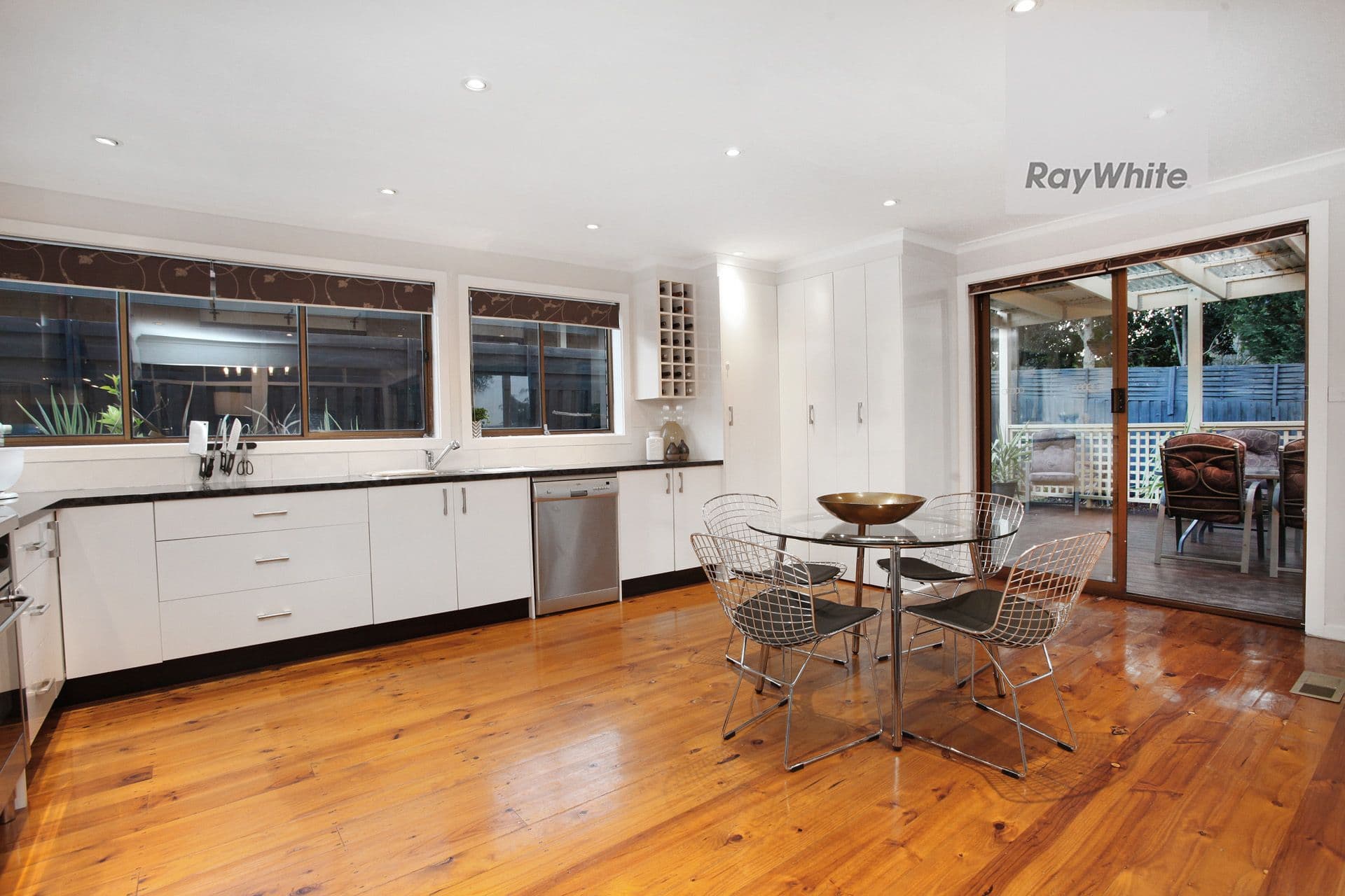 25/152 Surf Parade, Broadbeach - Thumbnail 8