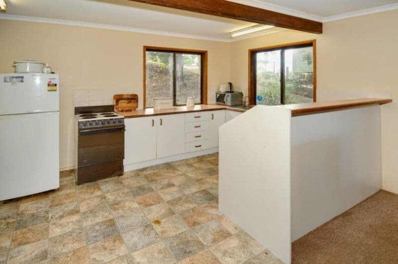 9 Tulip Street, MALENY QLD 4552, Maleny - Thumbnail 2