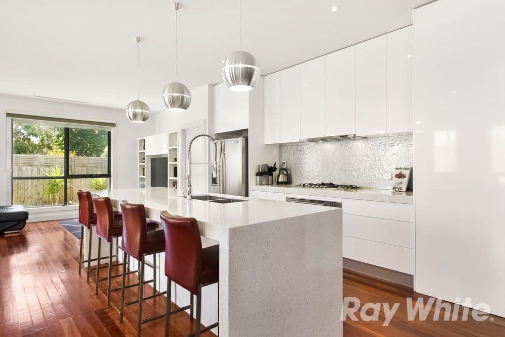 35 Lemana Crescent, Mount Waverley VIC 3149, Mount Waverley - Thumbnail 3
