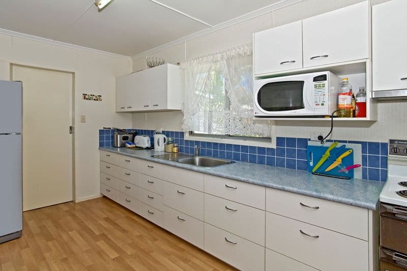25 Edward Street, NOOSAVILLE QLD 4566, Noosaville - Thumbnail 2