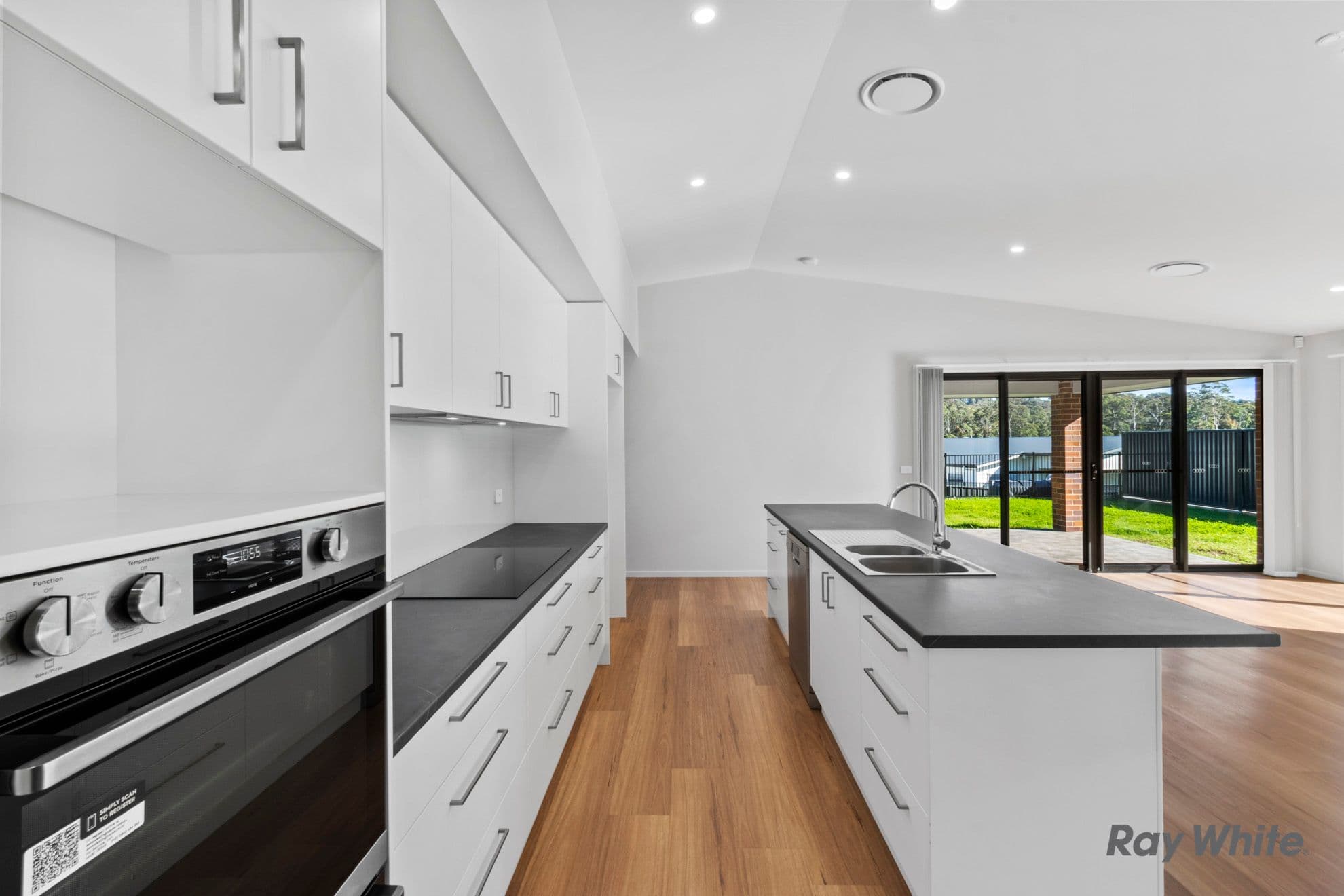 6 Brooke Way, Sunshine Bay NSW 2536, Sunshine Bay - Thumbnail 3