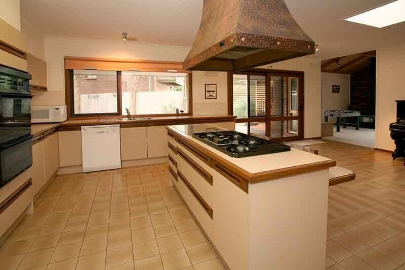 14 Donald Road, WHEELERS HILL VIC 3150, Wheelers Hill - Thumbnail 3