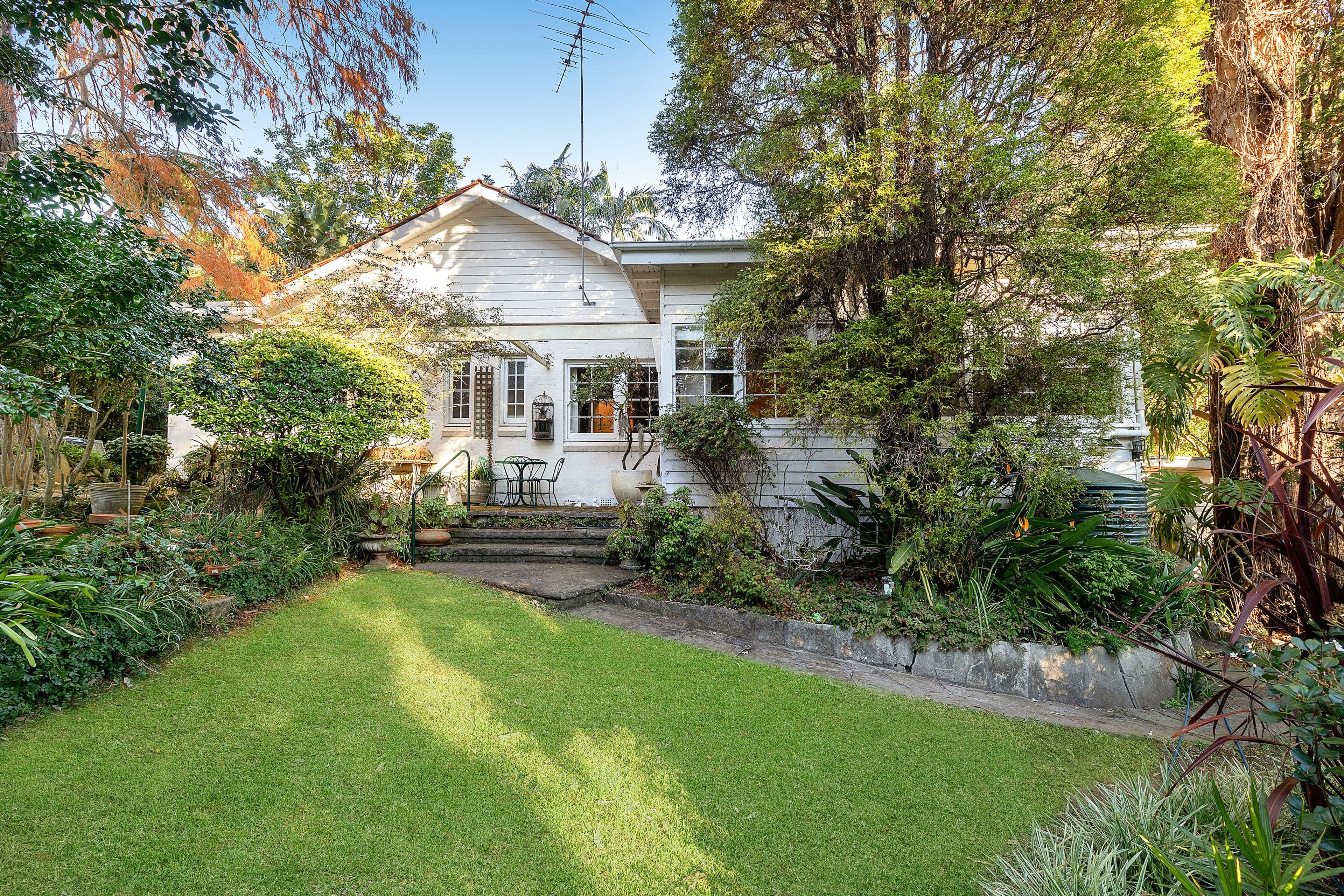9 Gilda Avenue, Wahroonga NSW 2076, Wahroonga - Thumbnail 2