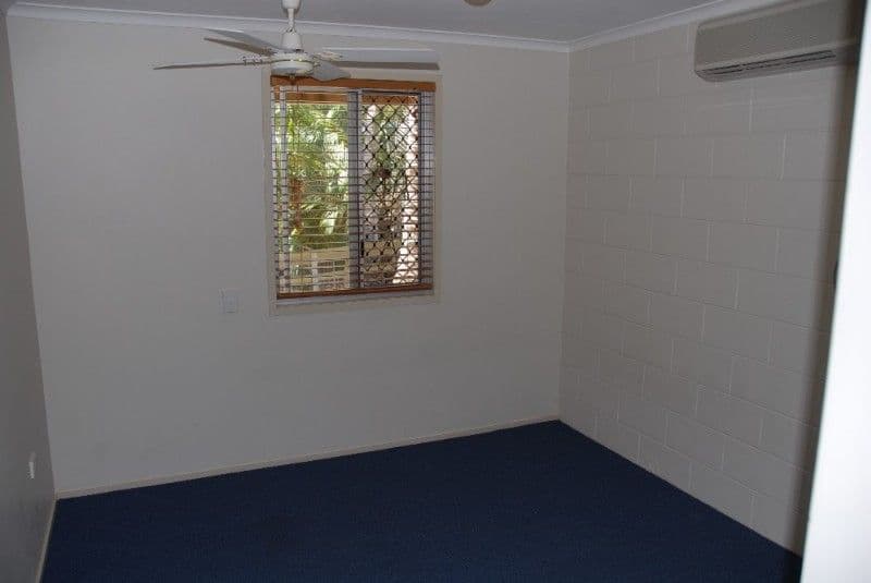 6 St Martins Road, CANNONVALE QLD 4802, Cannonvale - Thumbnail 7