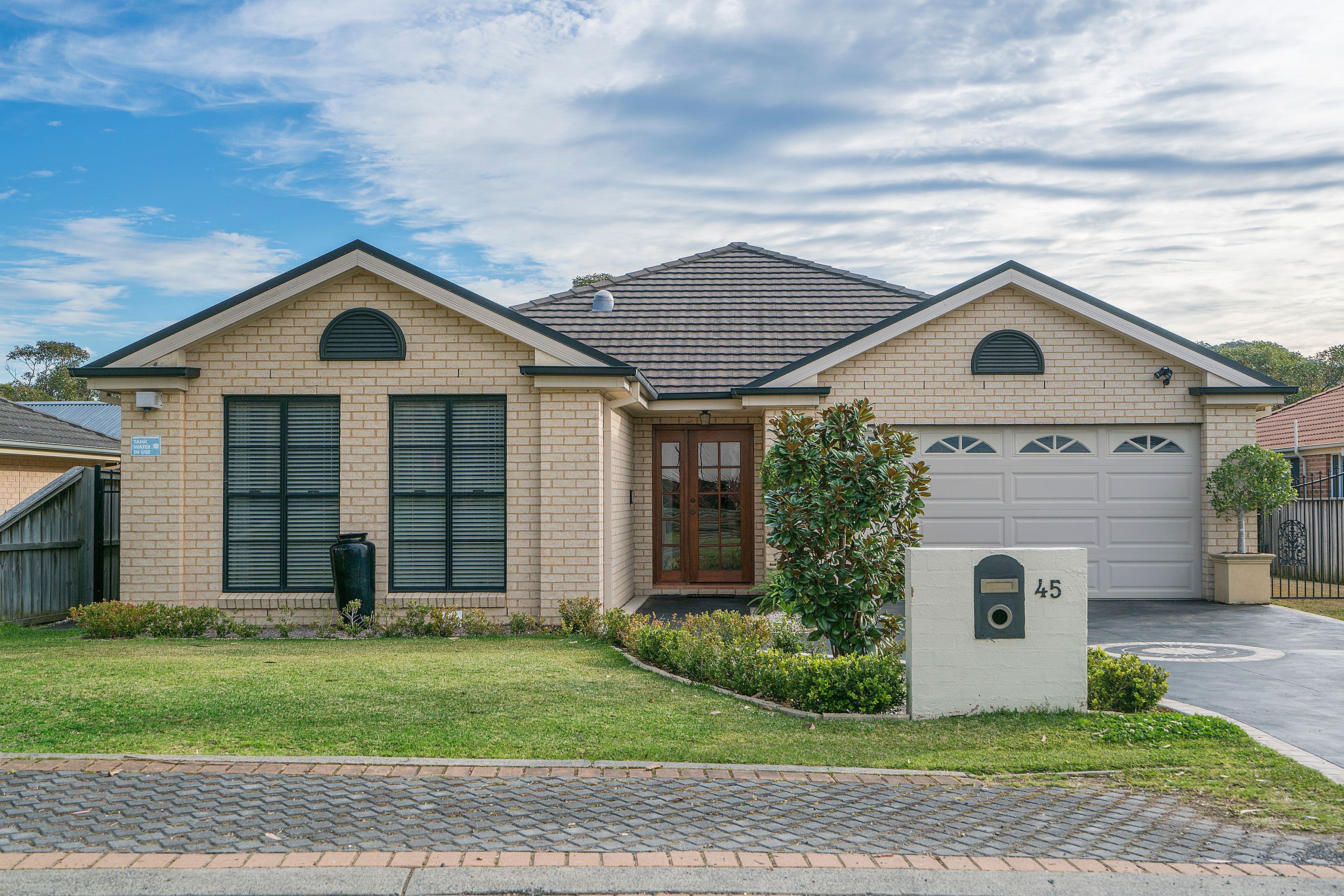45 Sir Joseph Banks Drive, Bateau Bay - Thumbnail 2