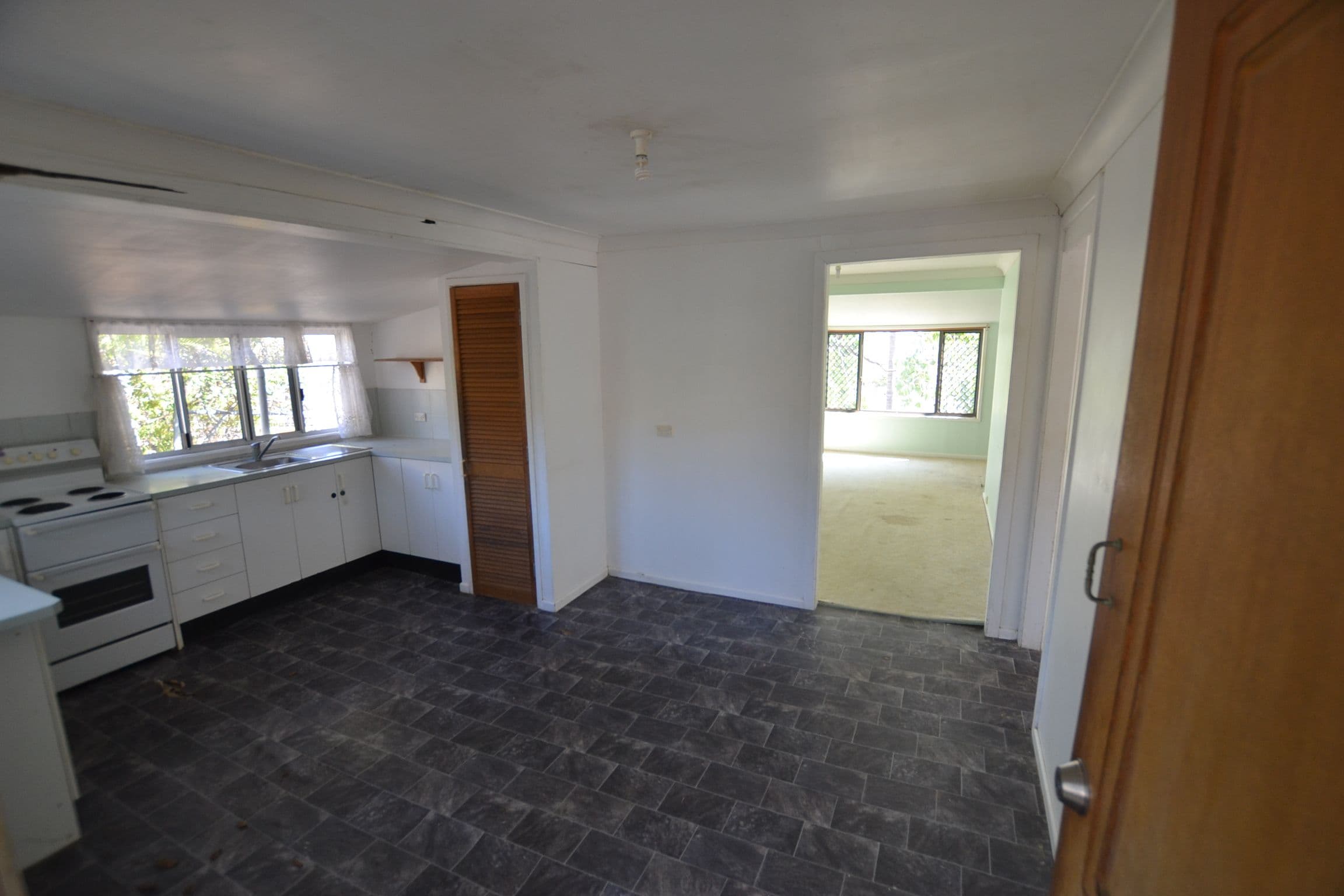 52 William Street, Emu Park QLD 4710, Emu Park - Thumbnail 4