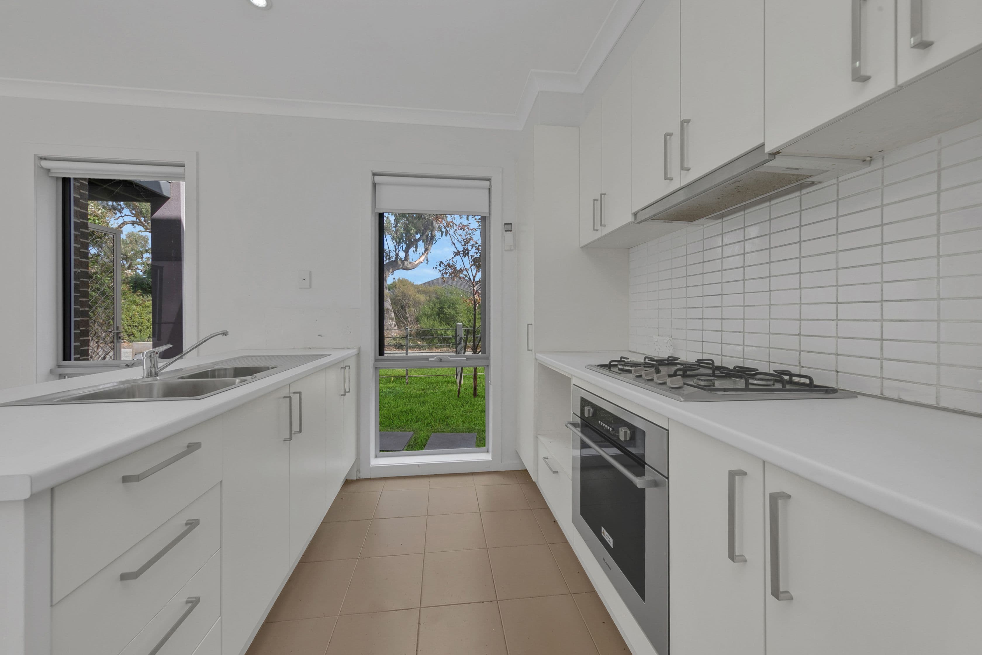6 Amiens Green, South Morang VIC 3752, South Morang - Thumbnail 2