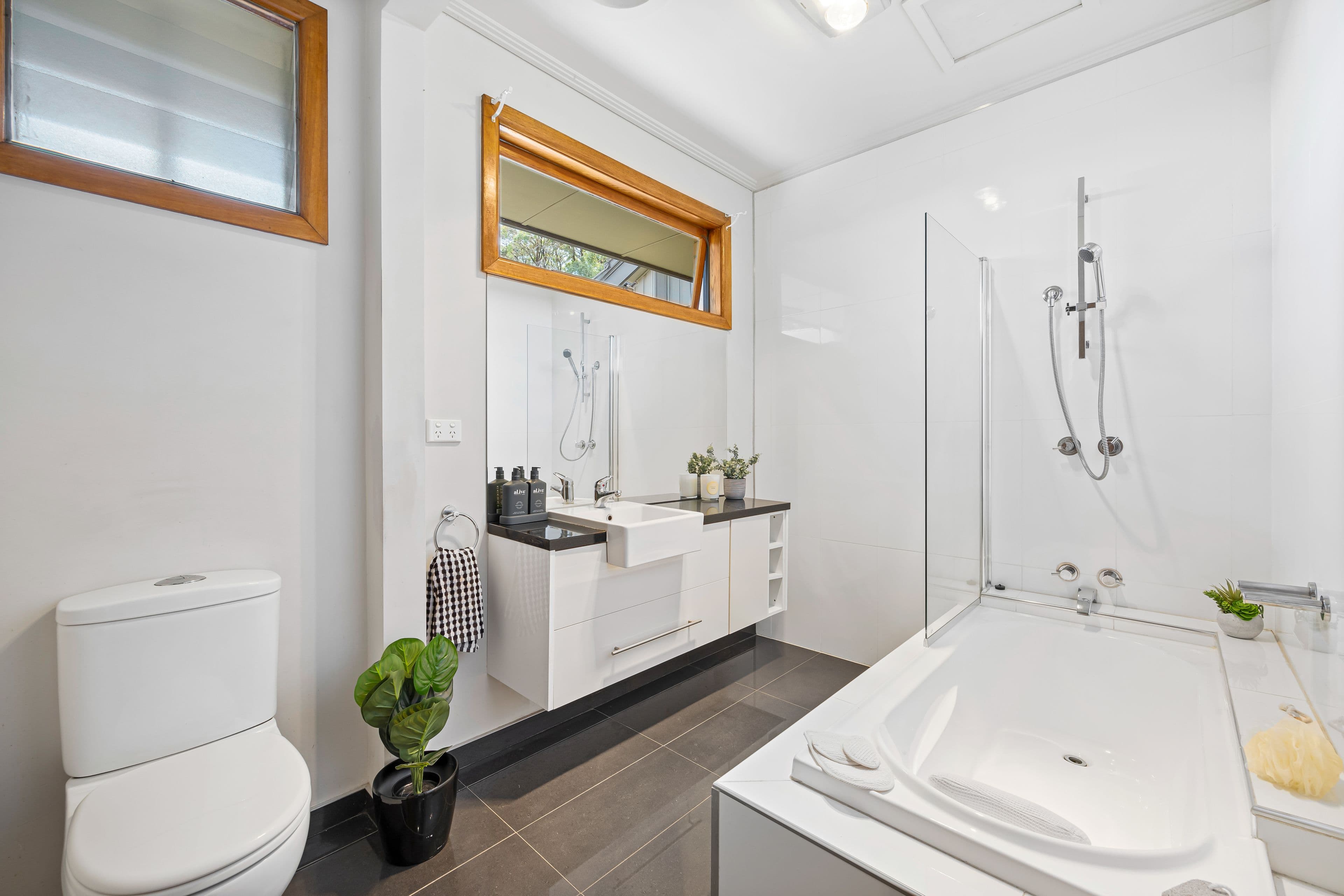 3 Lambert Street, Wendouree VIC 3355, Wendouree - Thumbnail 4