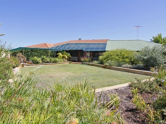6 Lind Place, Caroline Springs, VIC, 3023, Caroline Springs - Thumbnail 2