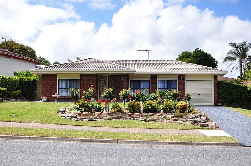 4 Slade Crescent, HALLETT COVE SA 5158, Hallett Cove - Thumbnail 2